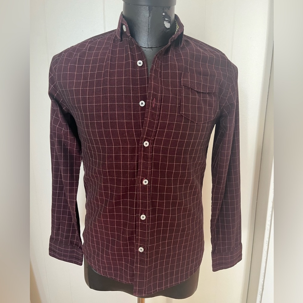 DESCENDANT OF THIEVES by Dres Ladro Size: S Color: Burgundy Long Sleeves Shrit